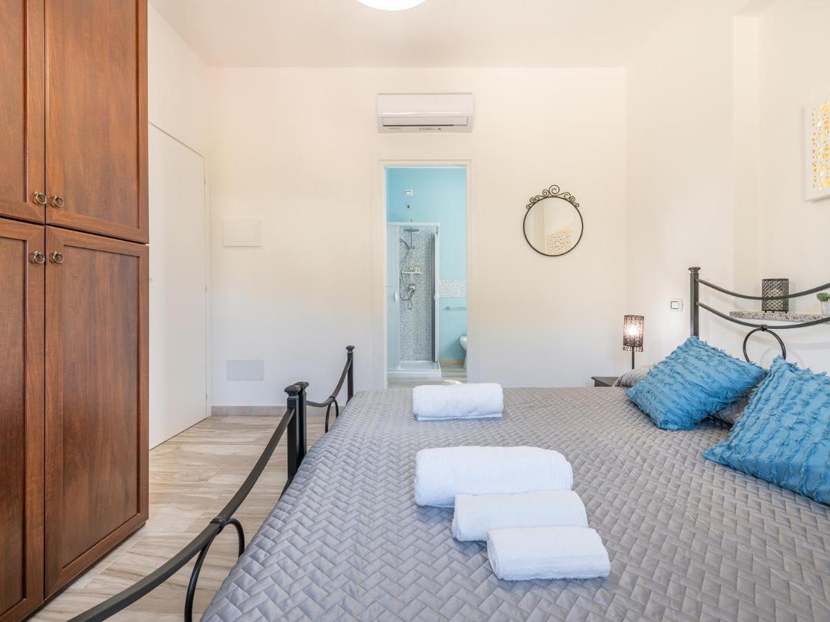 Villa Chiara Solanas Solanas  Luaran gambar