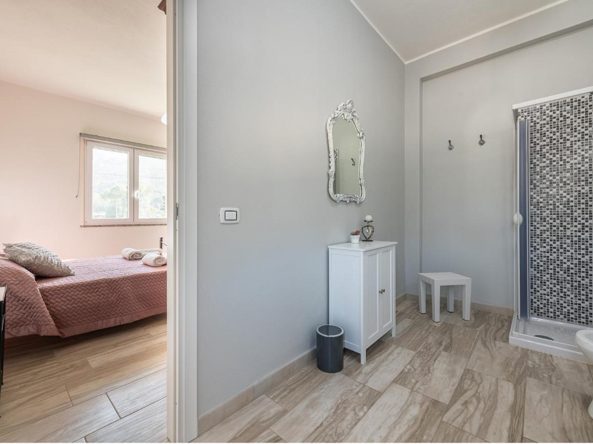 Villa Chiara Solanas Solanas  Luaran gambar