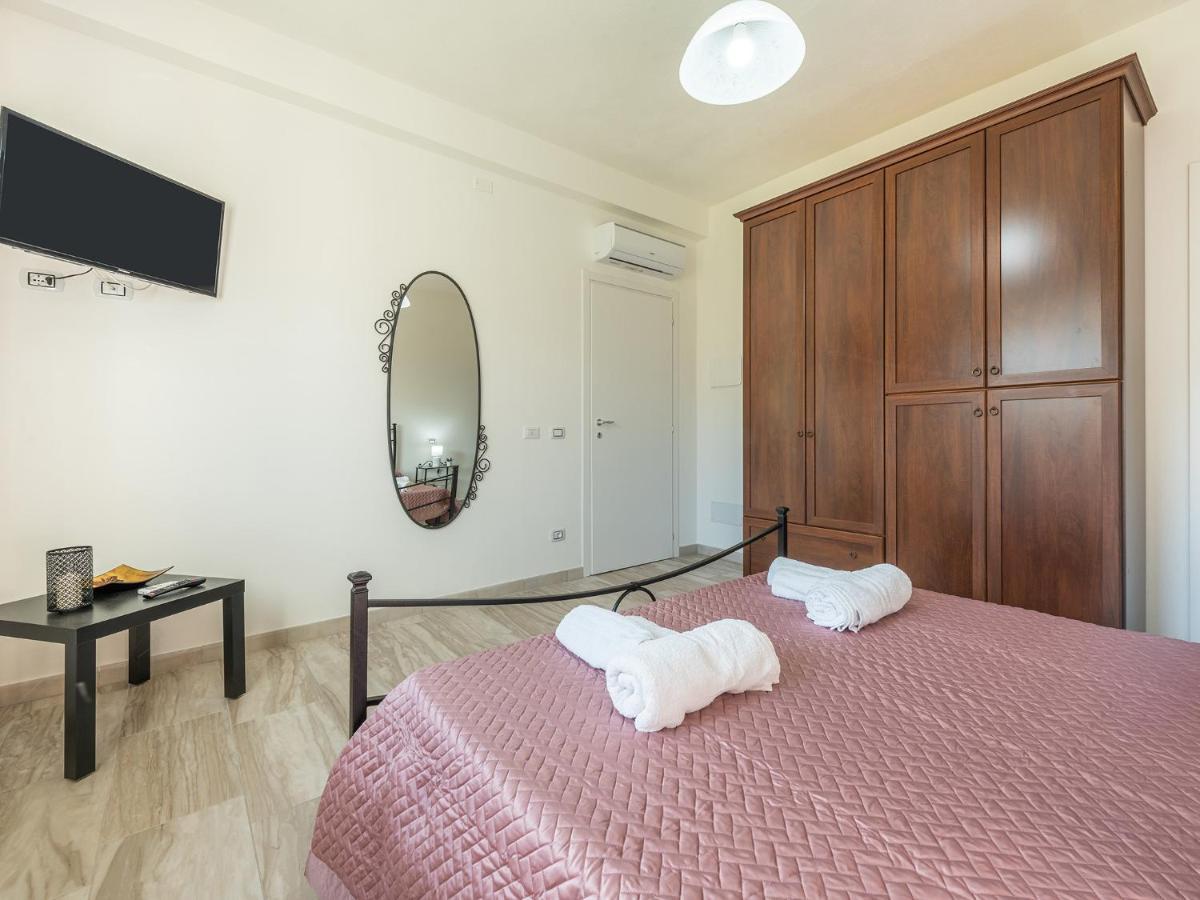 Villa Chiara Solanas Solanas  Luaran gambar