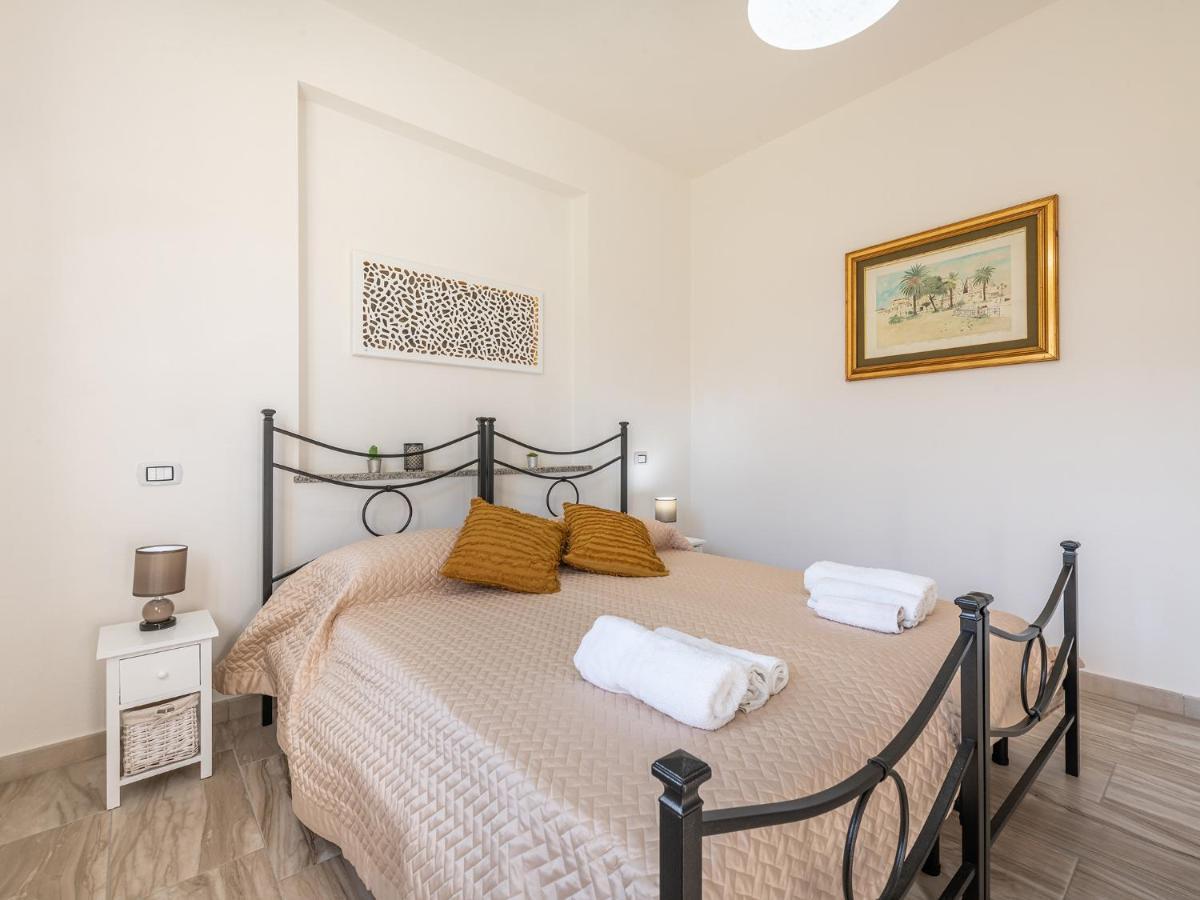 Villa Chiara Solanas Solanas  Luaran gambar